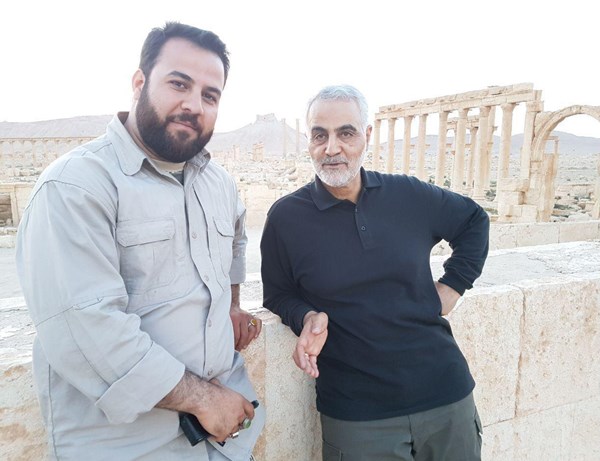 خبرنگار شبکه خبر در کنار خبرنگار شبکه خبر در کنار