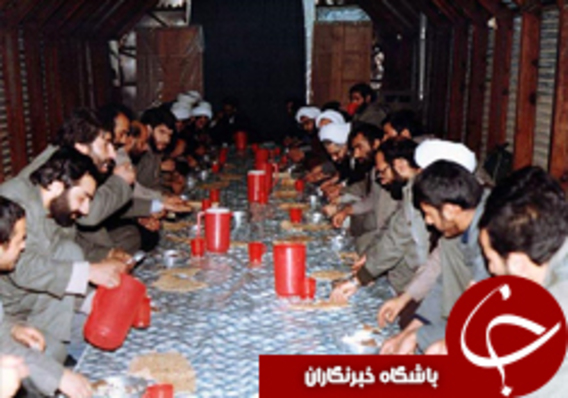افطاری رزمندگان اسلام در 