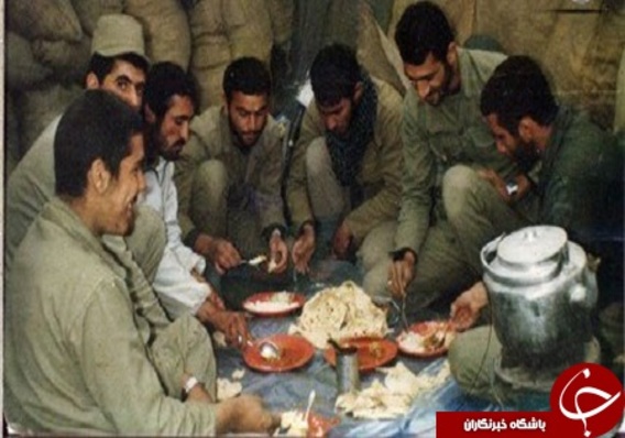 افطاری رزمندگان اسلام در 