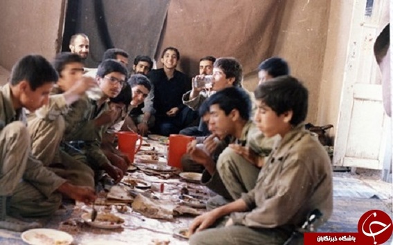افطاری رزمندگان اسلام در 