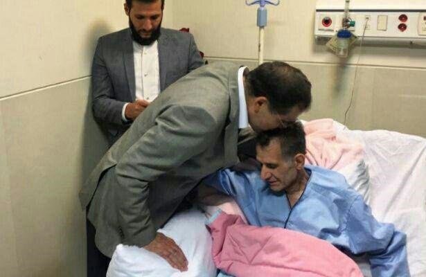 عیادت وزیر بهداشت از تهیه کننده اخراجی ها+عکس