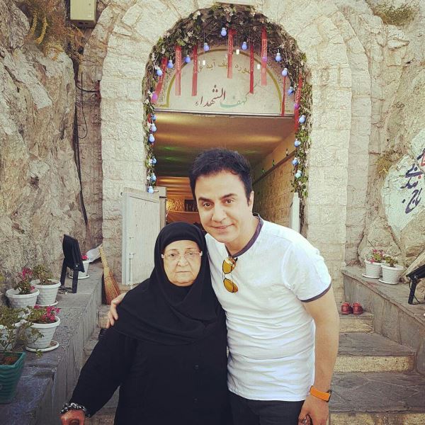 عموپورنگ و مادرش در 