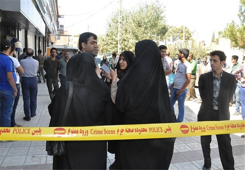 مادری باردار سه فرزند خود را به