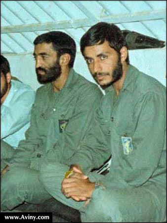 وقتی احمدی نژاد متوسلیان سپهر سیاسی می شود!! وقتی احمدی نژاد متوسلیان سپهر سیاسی می شود!!