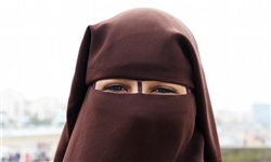 ممنوعیت استفاده از روبنده دربلژیک توسط دادگاه