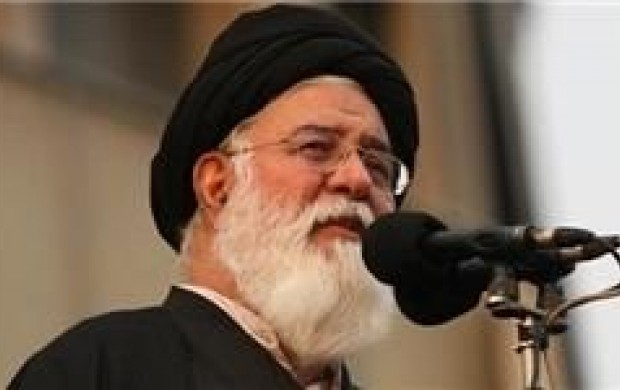 آیتالله علمالهدی: حجاب برای زنان اجبارپذیر نیست