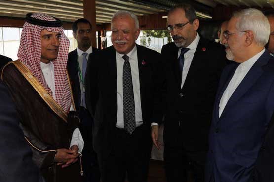 دست دادن ظریف با وزیر خارجه عربستان +عکس دست دادن ظریف با وزیر خارجه عربستان +عکس