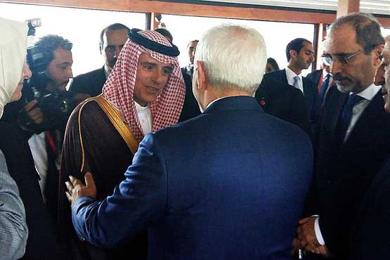 دست دادن ظریف با وزیر خارجه عربستان +عکس دست دادن ظریف با وزیر خارجه عربستان +عکس
