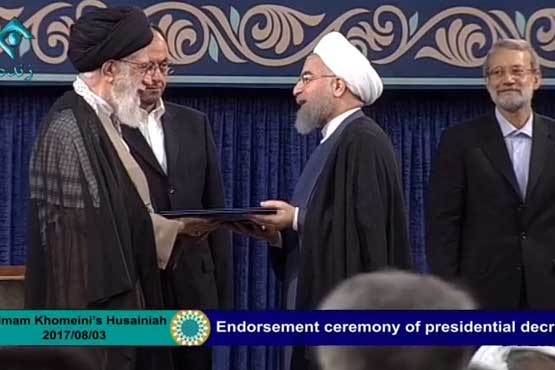 مراسم تنفیذ رئیس‌ جمهور برگزار شد / حکم روحانی تنفیذ شد +عکس