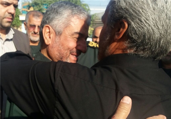 دیدار سرزده فرمانده سپاه با خانواده شهید حججی+عکس دیدار سرزده فرمانده سپاه با خانواده شهید حججی+عکس
