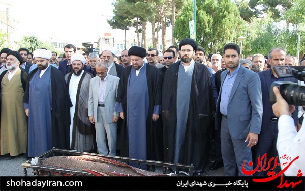 سید حسن خمینی در تشییع پدر شیخ علی اکبر آشتیانی/عکس