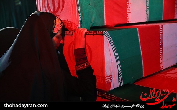 عکس/دیدار خانواده شهید مهدی غلامی با پیکر فرزندشان پس از ۳۳ سال عکس/دیدار خانواده شهید مهدی غلامی با پیکر فرزندشان پس از ۳۳ سال