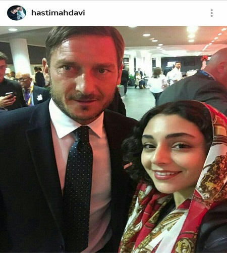 سلفی بازیگر زن با یک فوتبالیست ایتالیایی!! +عکس