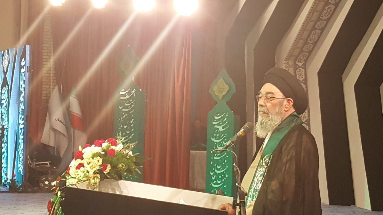 خاطره ای از امام(ره) درباره عصبانیتش از یک مداحی خاطره ای از امام(ره) درباره عصبانیتش از یک مداحی