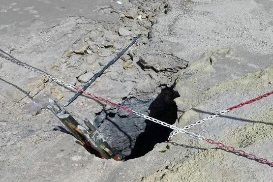 سقوط مرگبار یک خانواده به دهانه آتشفشان + عکس
