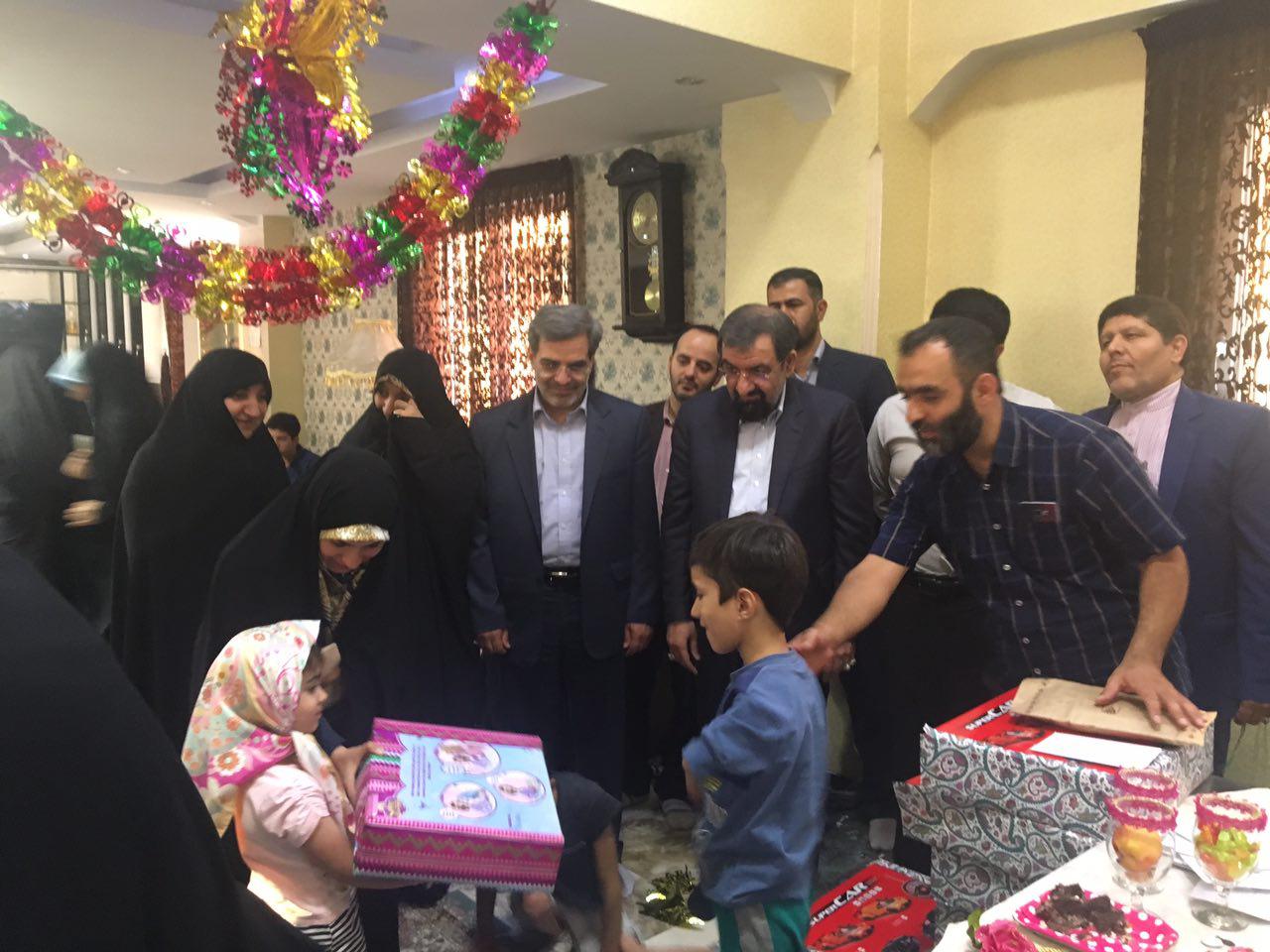 حضور محسن رضایی در یک جشن تولد خاص + عکس حضور محسن رضایی در یک جشن تولد خاص + عکس