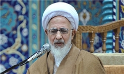 آدم با این اختلاس و حقوقهای نجومی