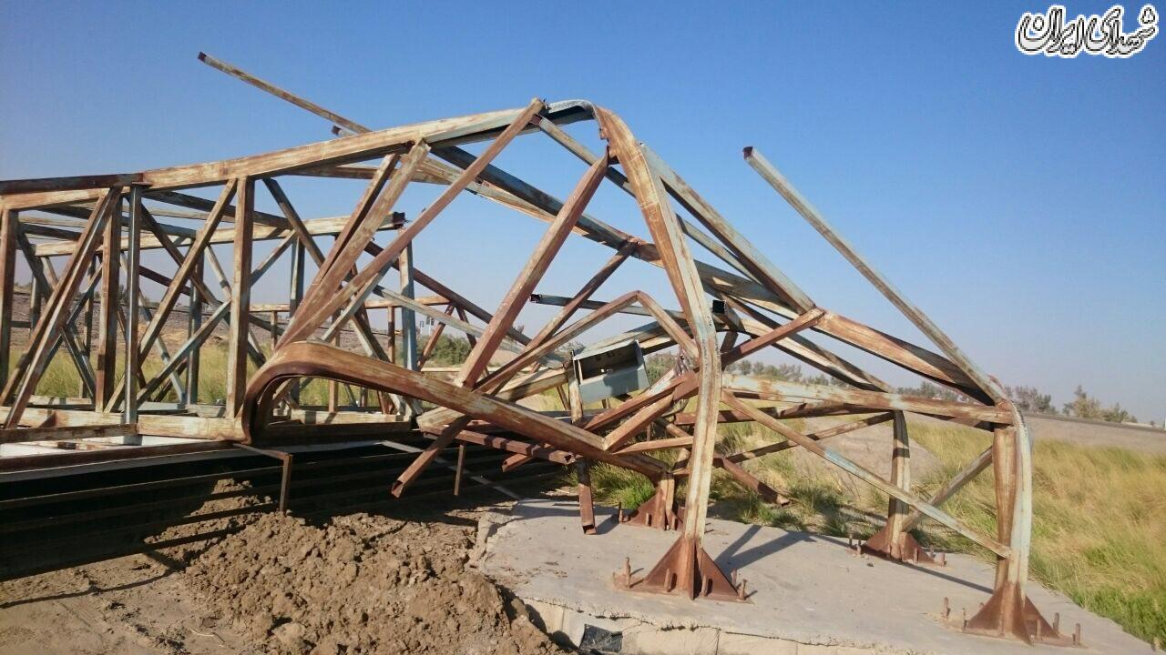 بی حرمتی وزارت راه به تابلو سردار شهید سیستان+عکس بی حرمتی وزارت راه به تابلو سردار شهید سیستان+عکس