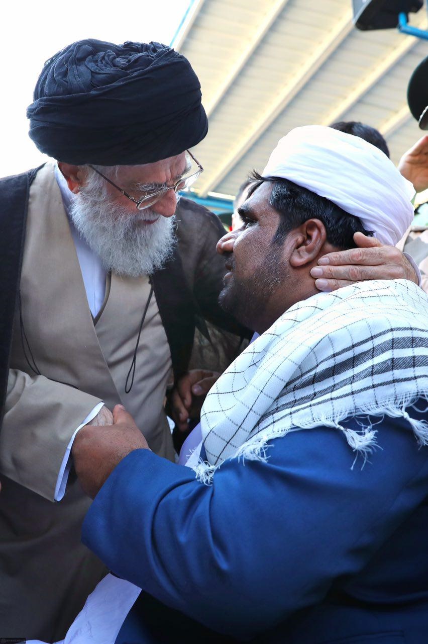 گفت‌وگوی صمیمی رهبر انقلاب با یک جانباز + عکس