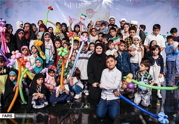 جشن و شادی فرزندان شهدای مدافع حرم + عکس جشن و شادی فرزندان شهدای مدافع حرم + عکس