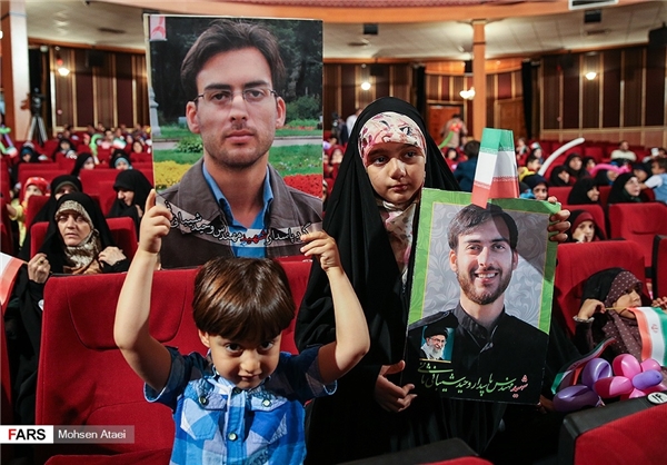 جشن و شادی فرزندان شهدای مدافع حرم + عکس جشن و شادی فرزندان شهدای مدافع حرم + عکس