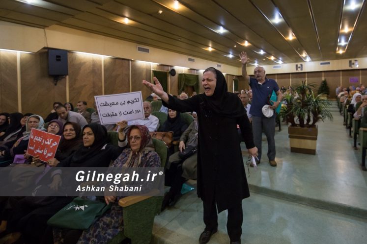 اعتراض شدید بازنشستگان به جعفرزاده ایمن آبادی+عکس اعتراض شدید بازنشستگان به جعفرزاده ایمن آبادی+عکس