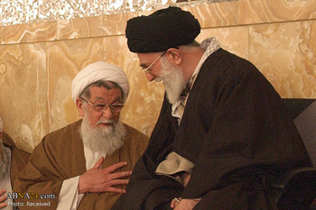ابراز ارادت مرحوم آیت الله معصومی به رهبر انقلاب +عکس