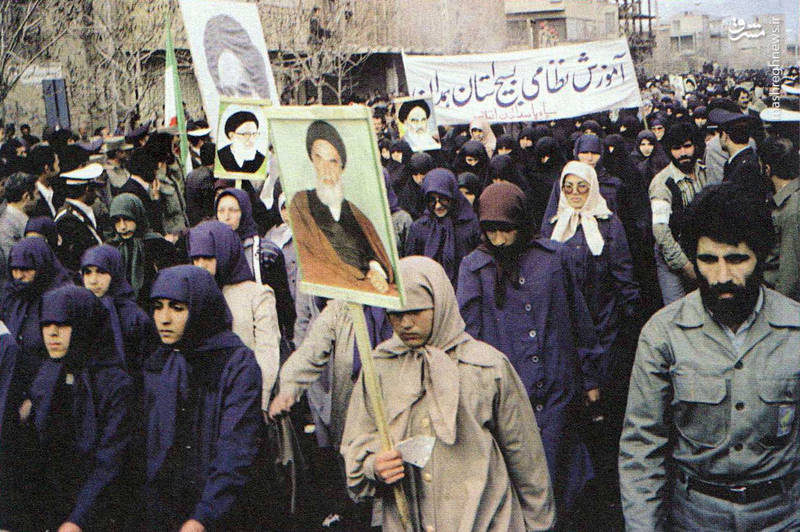 رژه زنان در بلوار خواجه رشید شهر همدان +عکس