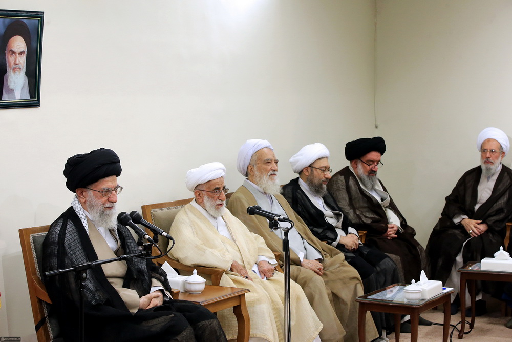 نخبگان آمریکا از داشتن چنین رئیسجمهوری احساس شرم میکنند/باید با دنیا کار کنیم اما پای قدرتمند خود را با عصای بیگانه عوض نکنید نخبگان آمریکا از داشتن چنین رئیسجمهوری احساس شرم میکنند/باید با دنیا کار کنیم اما پای قدرتمند خود را با عصای بیگانه عوض نکنید