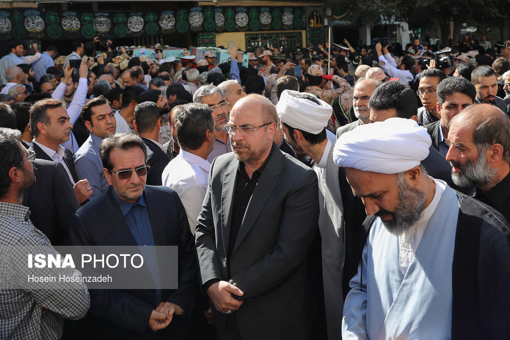 تشییع 4 شهید دفاع مقدس و یک شهید مدافع حرم +عکس