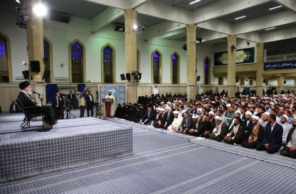 حاشیه های جلسه روز گذشته طلاب با رهبر انقلاب