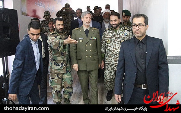 عکس/ بازدید وزیر دفاع از نمایشگاه دستاوردهای پدافند هوایی عکس/ بازدید وزیر دفاع از نمایشگاه دستاوردهای پدافند هوایی