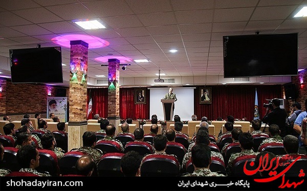 عکس/ بازدید وزیر دفاع از نمایشگاه دستاوردهای پدافند هوایی عکس/ بازدید وزیر دفاع از نمایشگاه دستاوردهای پدافند هوایی