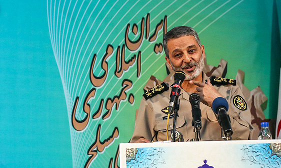 فرمانده ارتش:انجام اقدامات معجزه آسا در نیروی دریایی