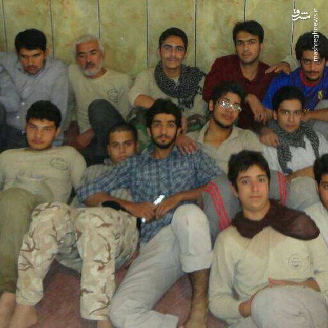 تصویر دیده نشده از شهید حججی در جمع دوستانش