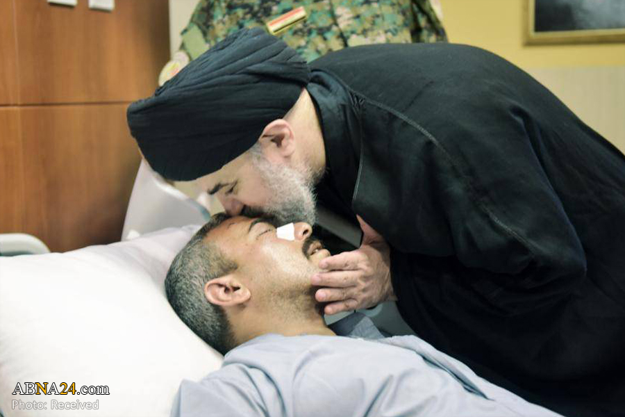 عیادت نماینده آیت الله سیستانی از مجروحان الحشد الشعبی عیادت نماینده آیت الله سیستانی از مجروحان الحشد الشعبی