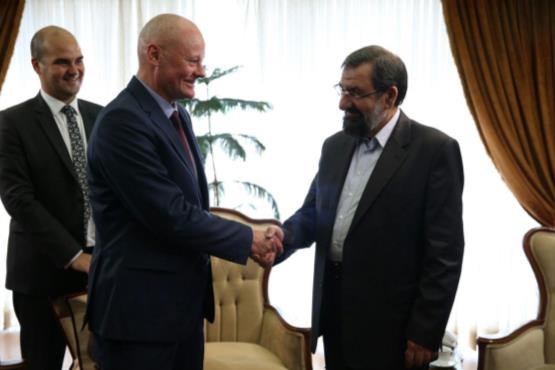 سفیر آلمان:ترامپ توسط برخی خریداری شده است!