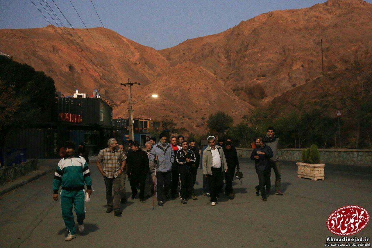 تصاویری از کوهنوردی احمدی نژاد و همراهان + عکس