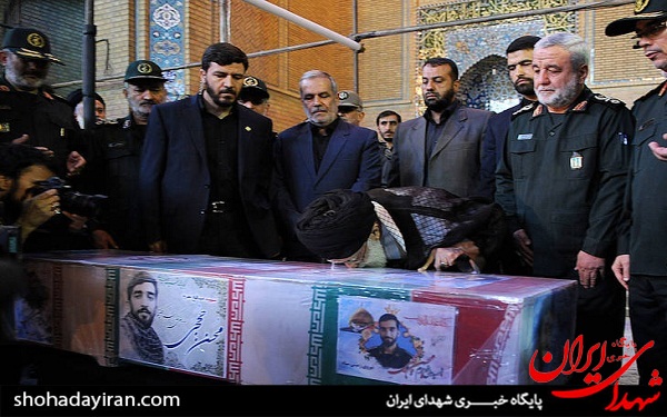 حضور رهبر انقلاب در کنار پیکر مطهر شهید حججی + تصاویر حضور رهبر انقلاب در کنار پیکر مطهر شهید حججی + تصاویر