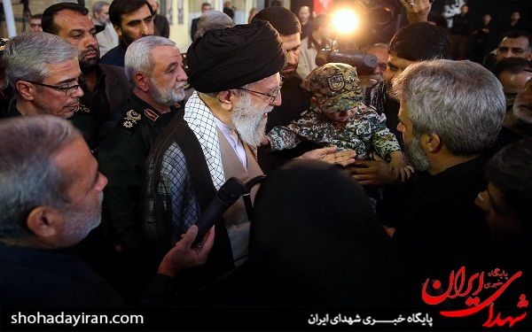 حضور رهبر انقلاب در کنار پیکر مطهر شهید حججی + تصاویر حضور رهبر انقلاب در کنار پیکر مطهر شهید حججی + تصاویر