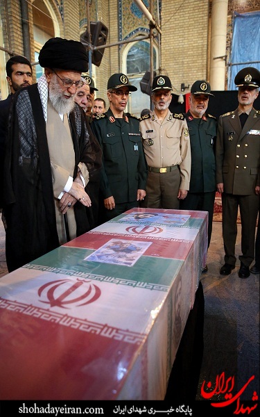 حضور رهبر انقلاب در کنار پیکر مطهر شهید حججی + تصاویر حضور رهبر انقلاب در کنار پیکر مطهر شهید حججی + تصاویر