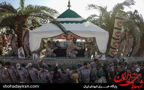 مراسم تشییع شهید محسن حججی در میدان امام حسین(2)