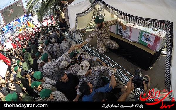 مراسم تشییع شهید محسن حججی در میدان امام حسین(2)