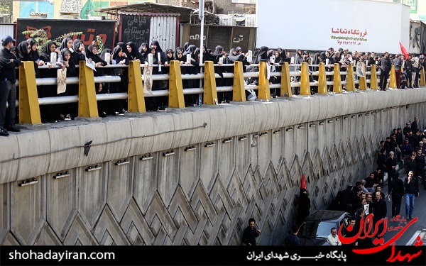 مراسم تشییع شهید محسن حججی در میدان امام حسین(2)