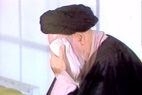 امام با صدای بلند برای اباعبدالله (س) گریه می کردند امام با صدای بلند برای اباعبدالله (س) گریه می کردند