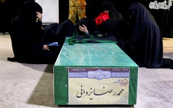 وداع با پیکر مطهر شهید فاطمیون/ عکس