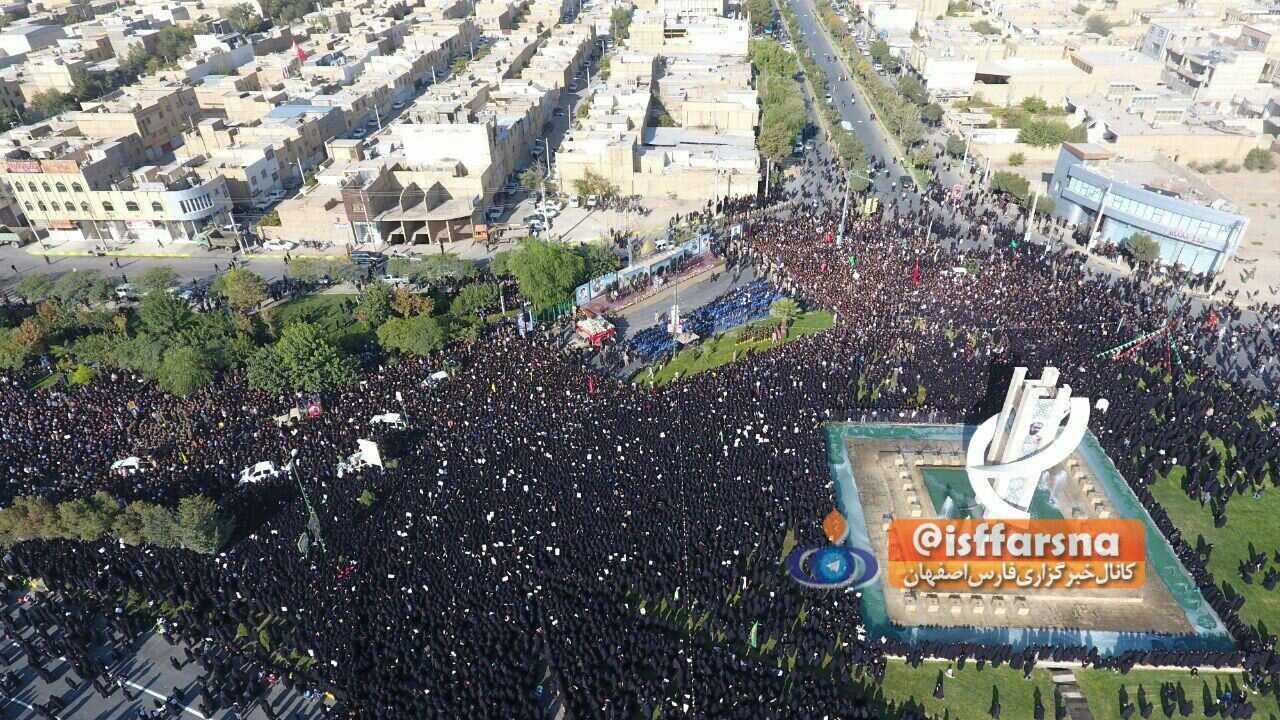 تصویر هوایی از محل تشییع شهید حججی در نجف آباد