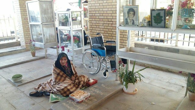 مادر شهید محمود رضایی به فرزندش پیوست + عکس