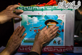 وداع با سرباز شهید سید منصور میرحسینی/ عکس وداع با سرباز شهید سید منصور میرحسینی/ عکس