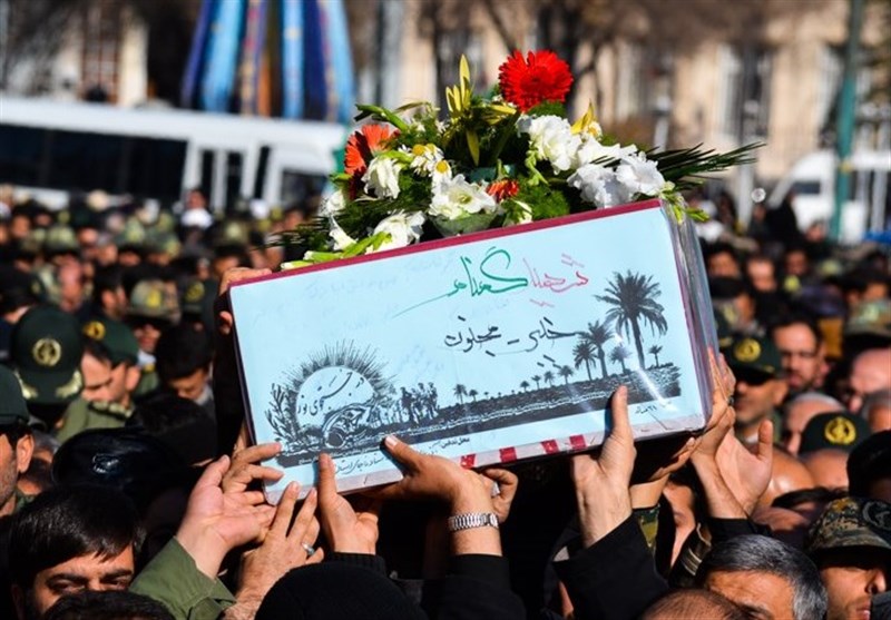 تشییع ۲ شهید گمنام در دانشگاه آزاد اسلامی تهران شرق